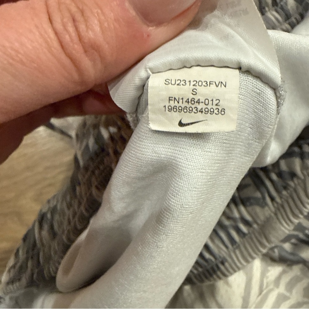 Nike Club Trippy Safari Print Mesh Shorts Grey/Ivory Men's Size Small 5in Length - Picture 8 of 8